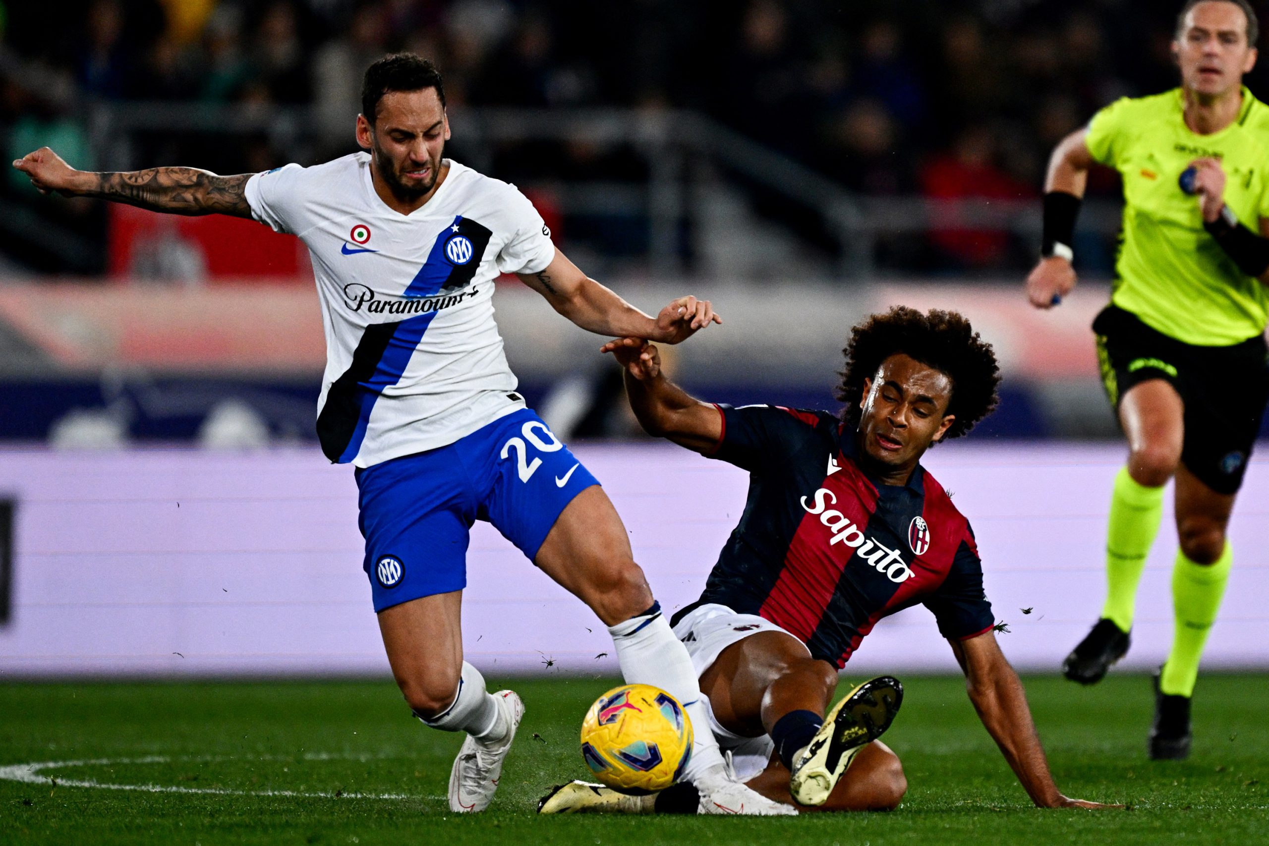 Hakan Calhanoglu e Joshua Zirkzee, Bologna-Inter